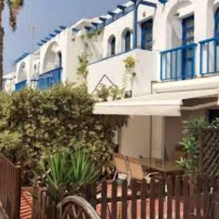 Avenida Touroperador Neckermann,3 *